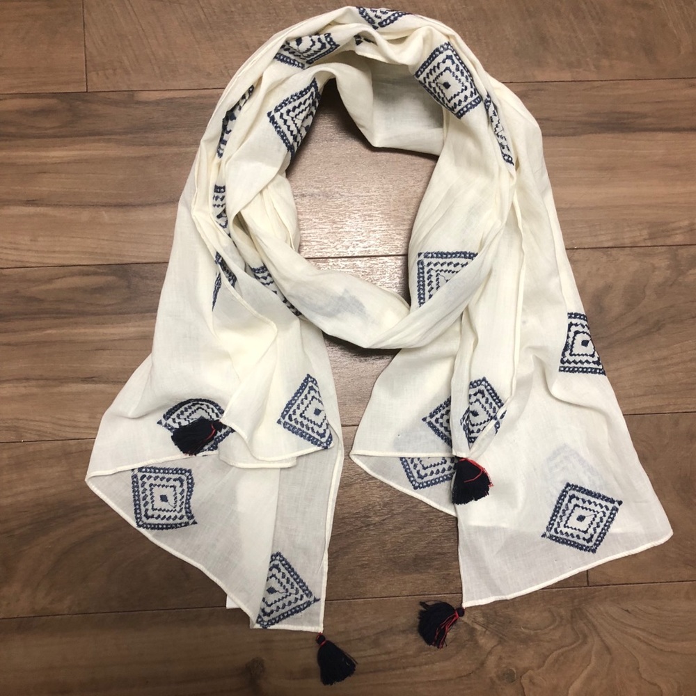 Lucky Brand Scarf 🍀